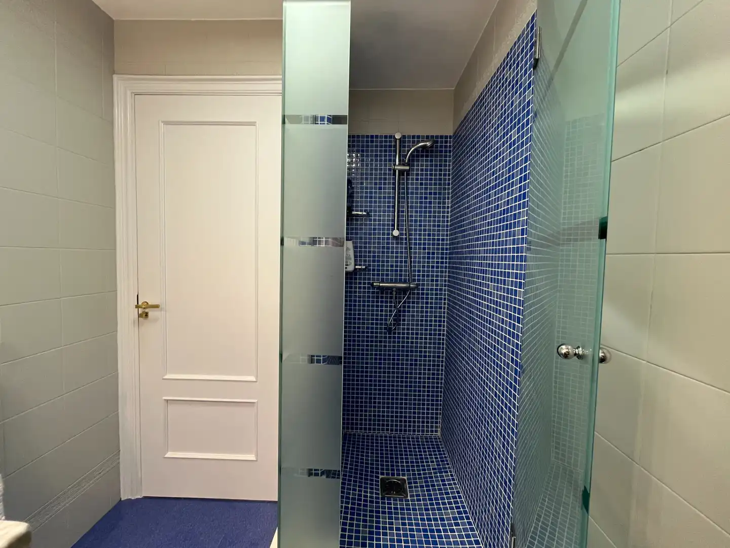 Bathroom of Houses for sale in Girona  with Air Conditioner, Heating and Private garden
