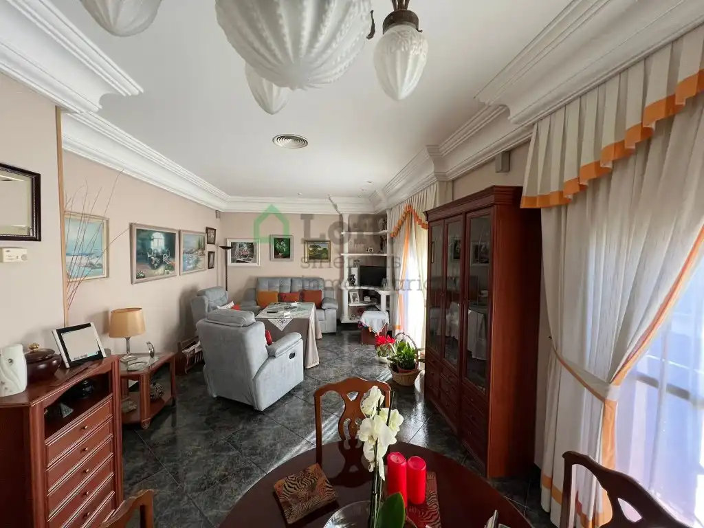 Wohnzimmer von Gebäude zum Verkauf in Badajoz