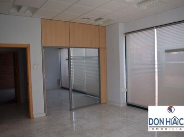 Local commercial à vendre à Sur