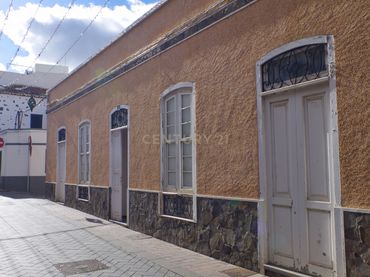 Haus zum Verkauf in Calle Arriba, 23, Guía de Isora, Spain