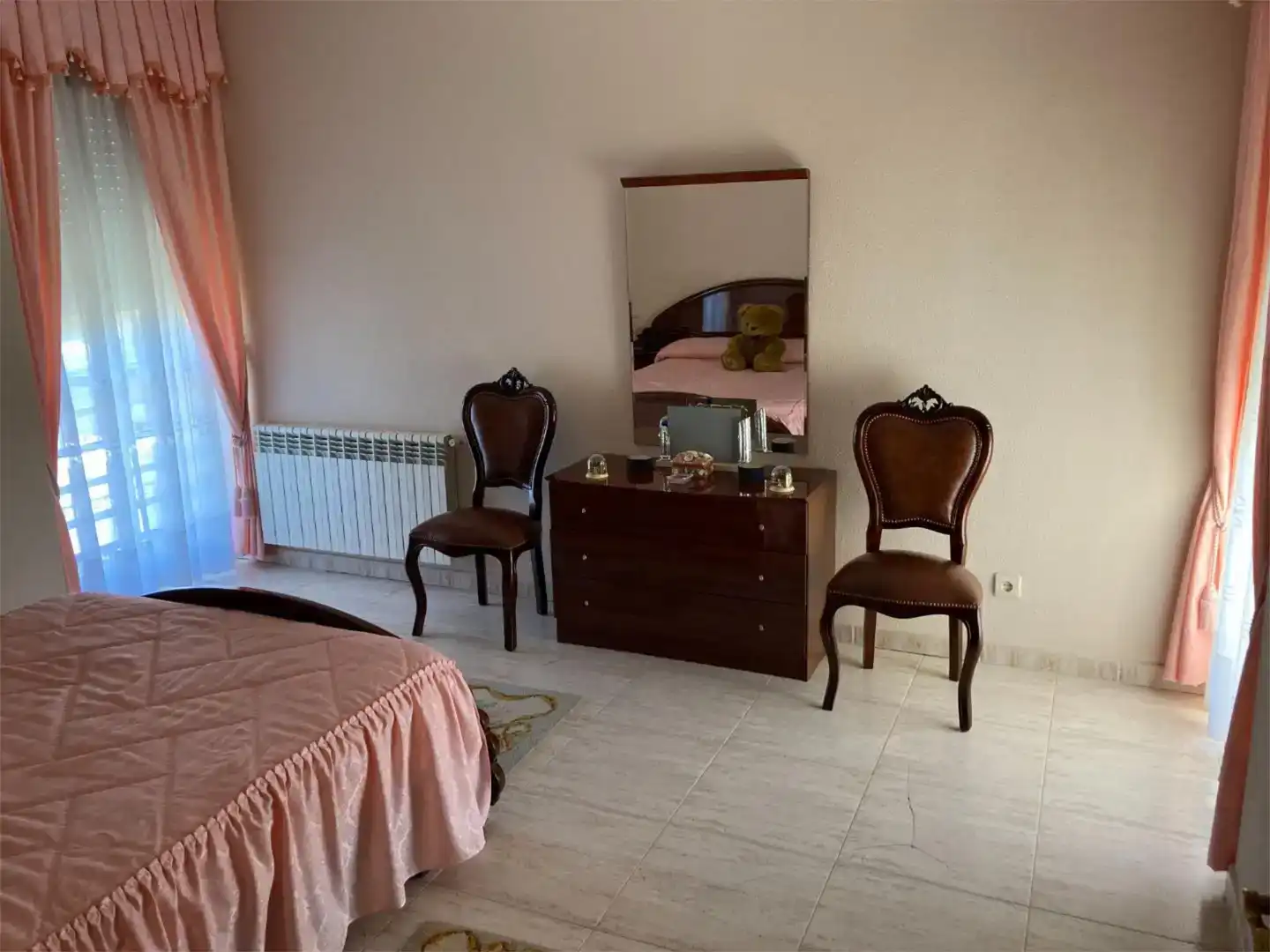 Habitación de Casa o chalet en venta en Monfarracinos con Jardín privado y Amueblado