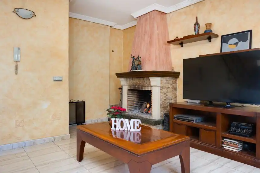 Sala de estar de Casa adosada en venta en Rojales con Aire acondicionado, Terraza y Amueblado