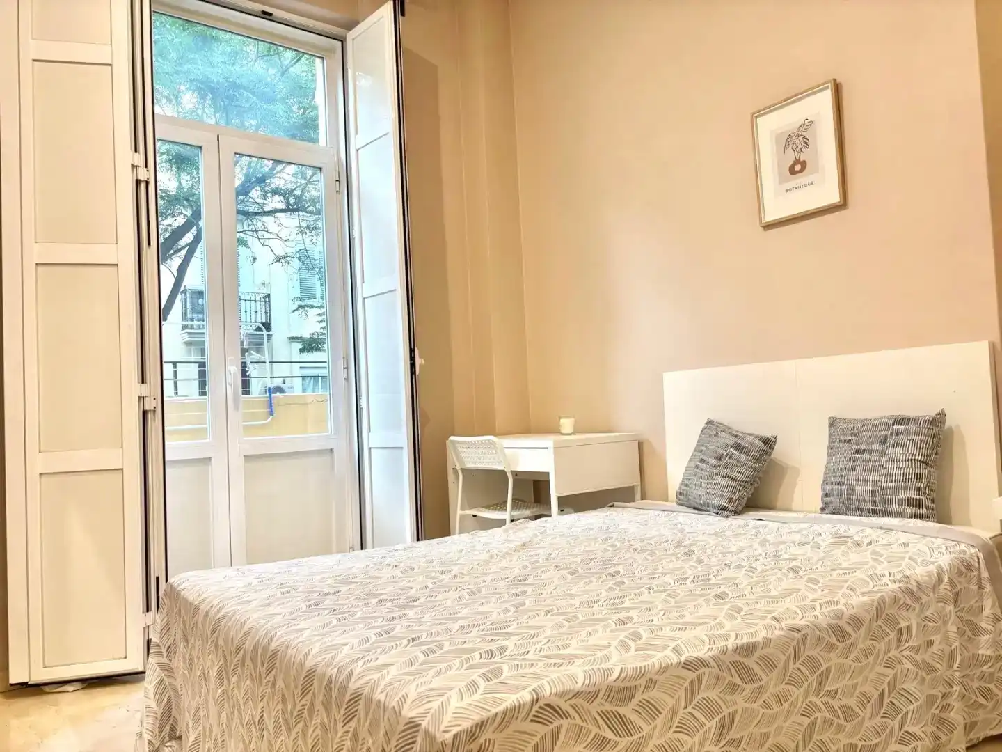 Bedroom of Flat for rent in  Valencia Capital  with Air Conditioner and Balcony