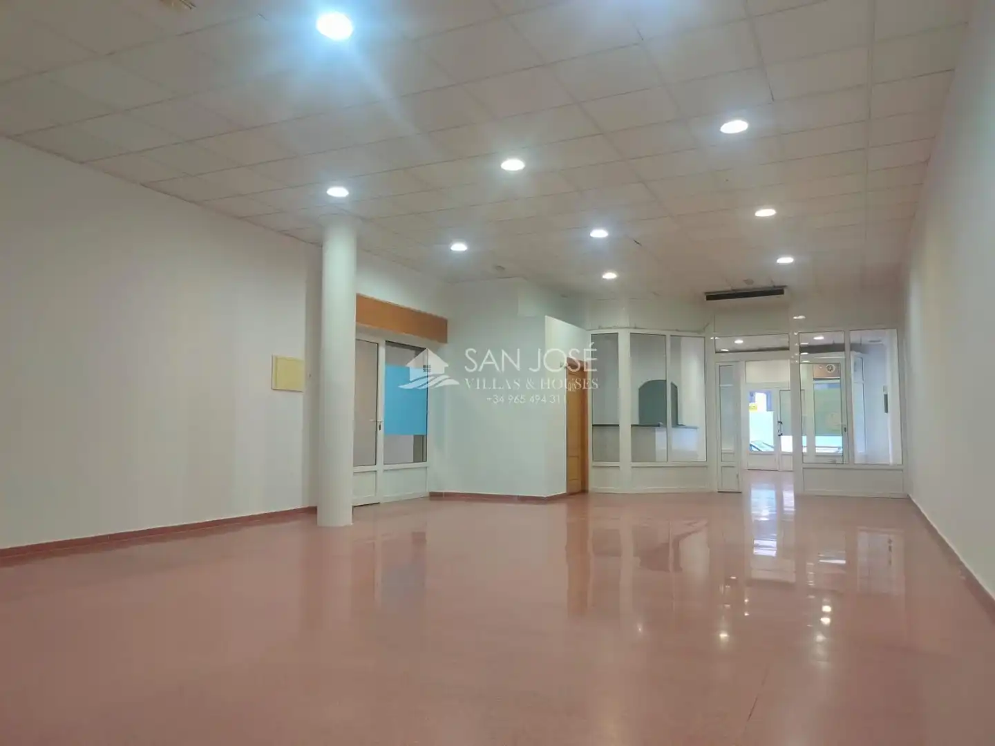 Local de lloguer en Aspe amb Aire condicionat
