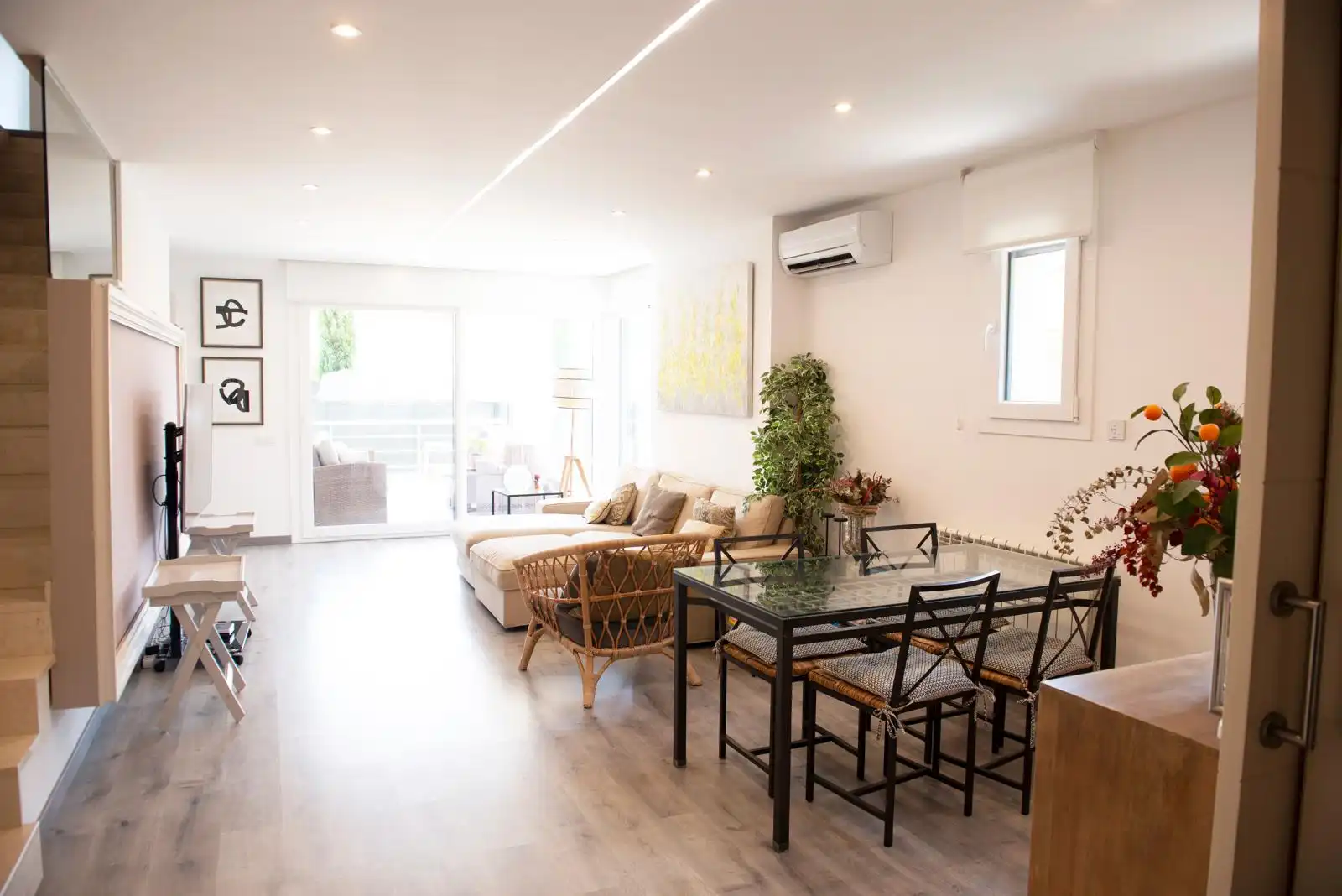 Sala de estar de Casa o chalet en venta en Alella con Aire acondicionado, Calefacción y Jardín privado
