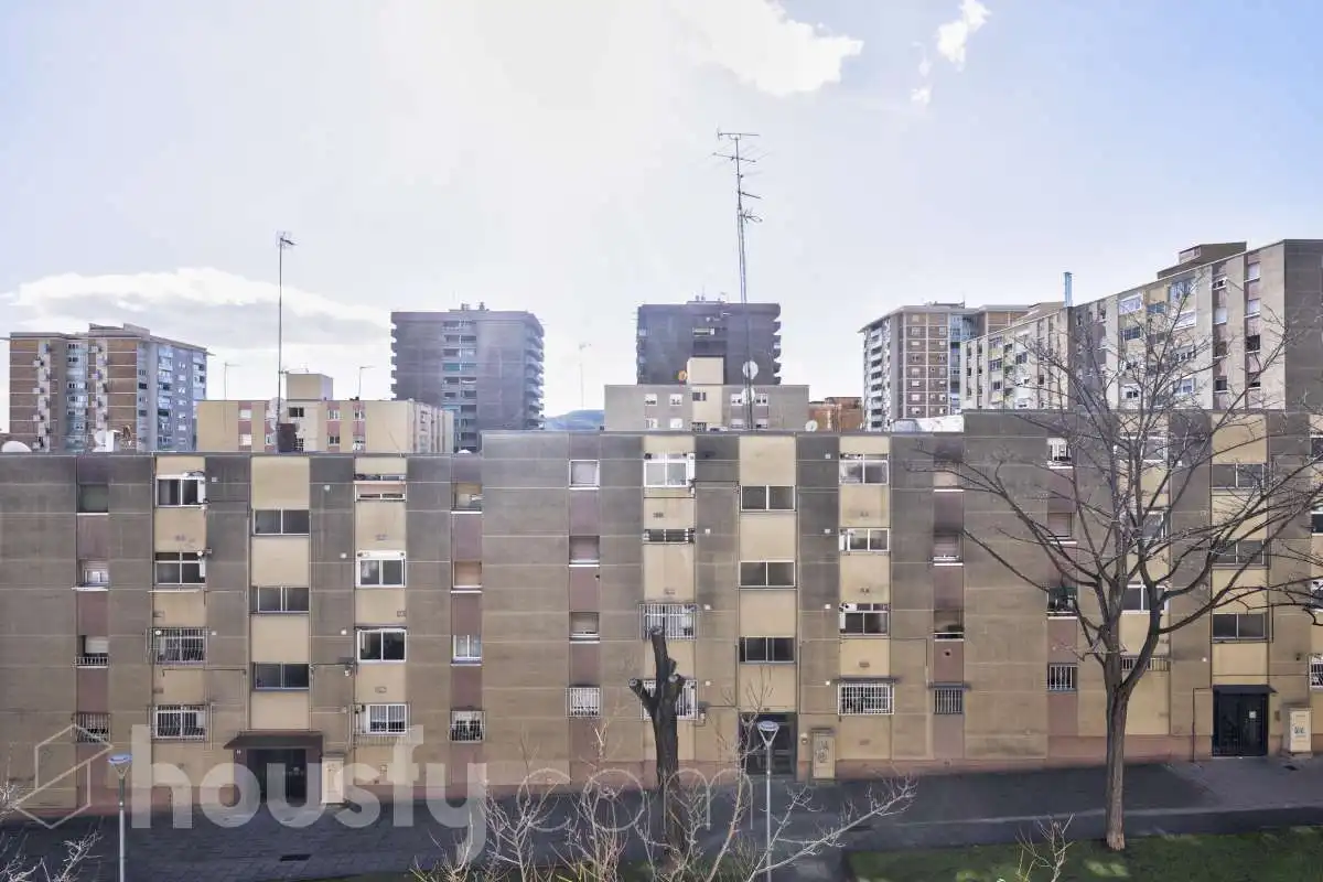 Außenansicht von Wohnung zum Verkauf in Barcelona mit Klimaanlage, Terrasse und Balkon