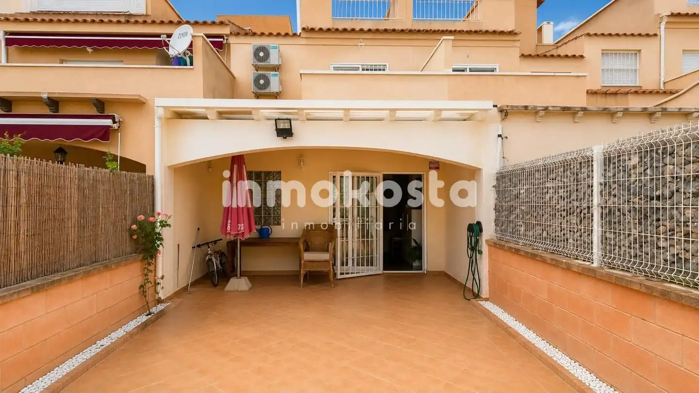Terrassa de Casa adosada en venda en La Nucia amb Aire condicionat, Jardí privat i Terrassa