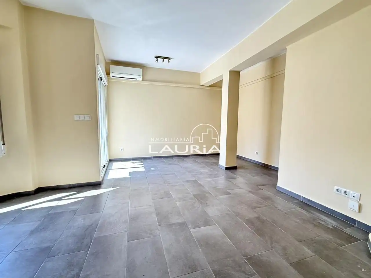 Flat for rent in Valencia  with Air Conditioner, Heating and Terrace