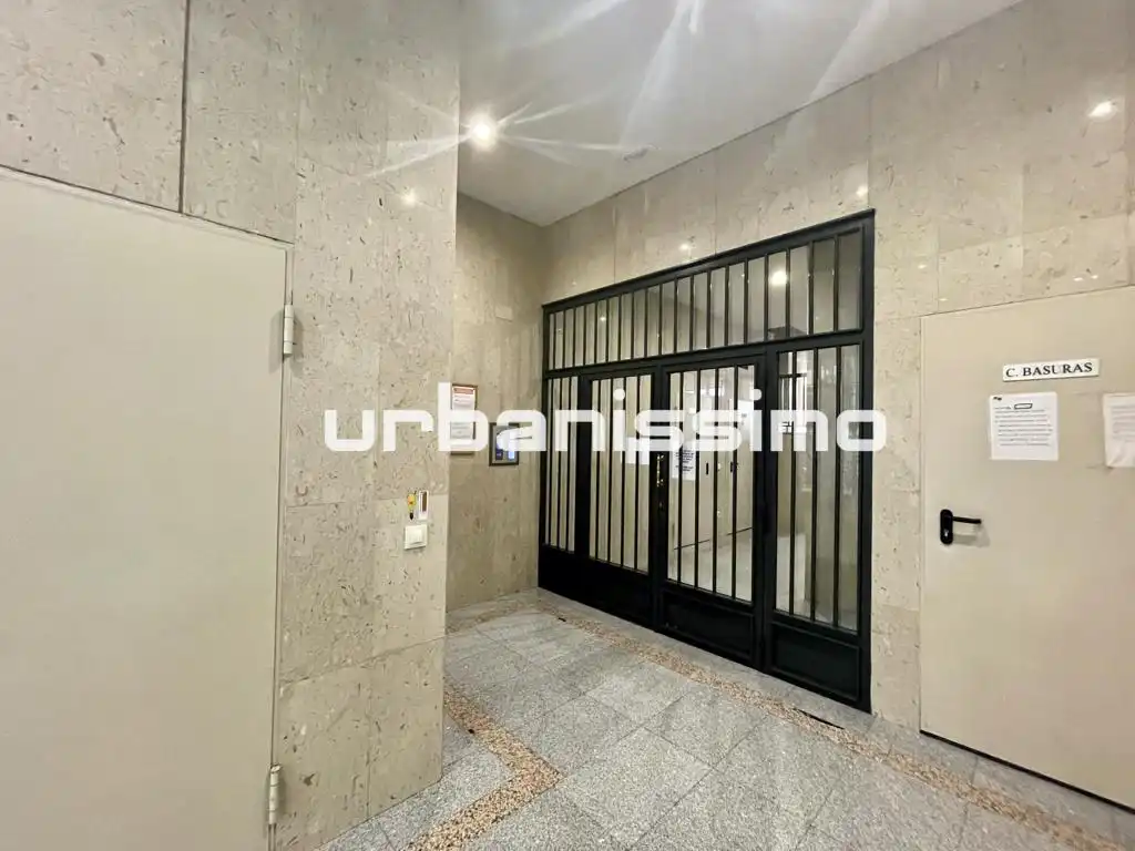 Flat for rent in Calle de Granada, Pacífico