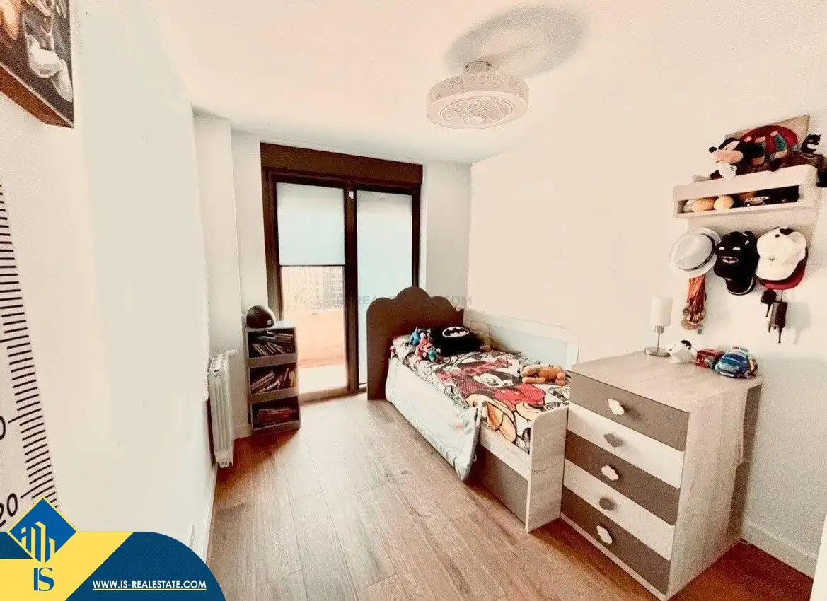 Habitación de Piso en venta en Alicante / Alacant con Terraza, Amueblado y Piscina comunitaria