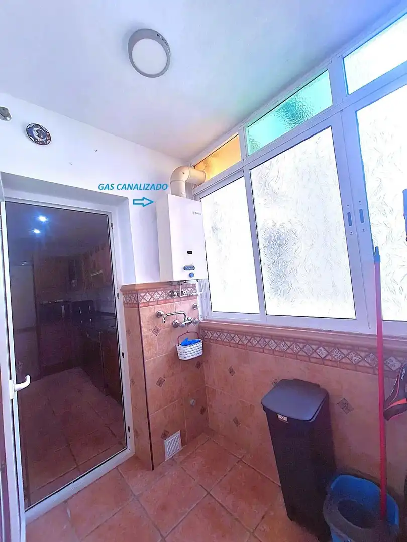 Baño de Piso en venta en La Línea de la Concepción con Aire acondicionado, Calefacción y Terraza