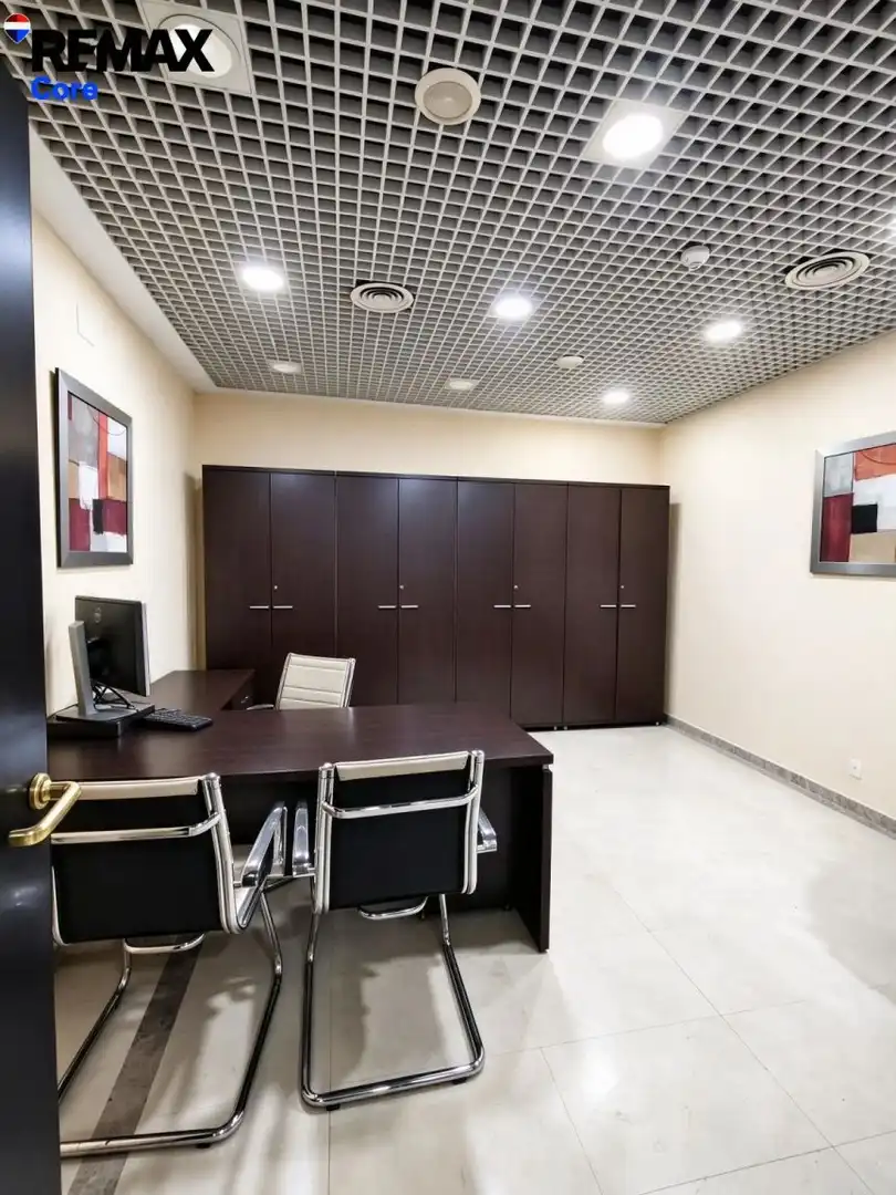 Office space with lift for sale in Casco Antiguo, imagen 36