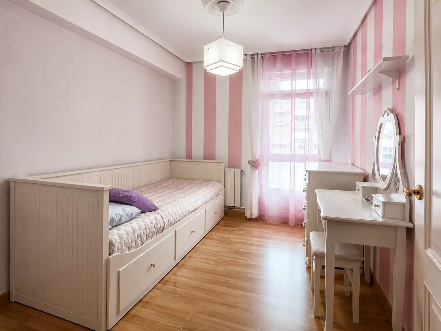 Bedroom of Flat for rent in Santander  with Heating, Terrace and Furnished