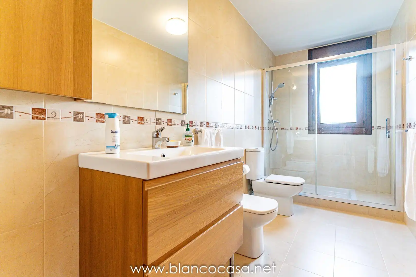 Baño de Casa o chalet en venta en Carballo con Calefacción, Trastero y Amueblado