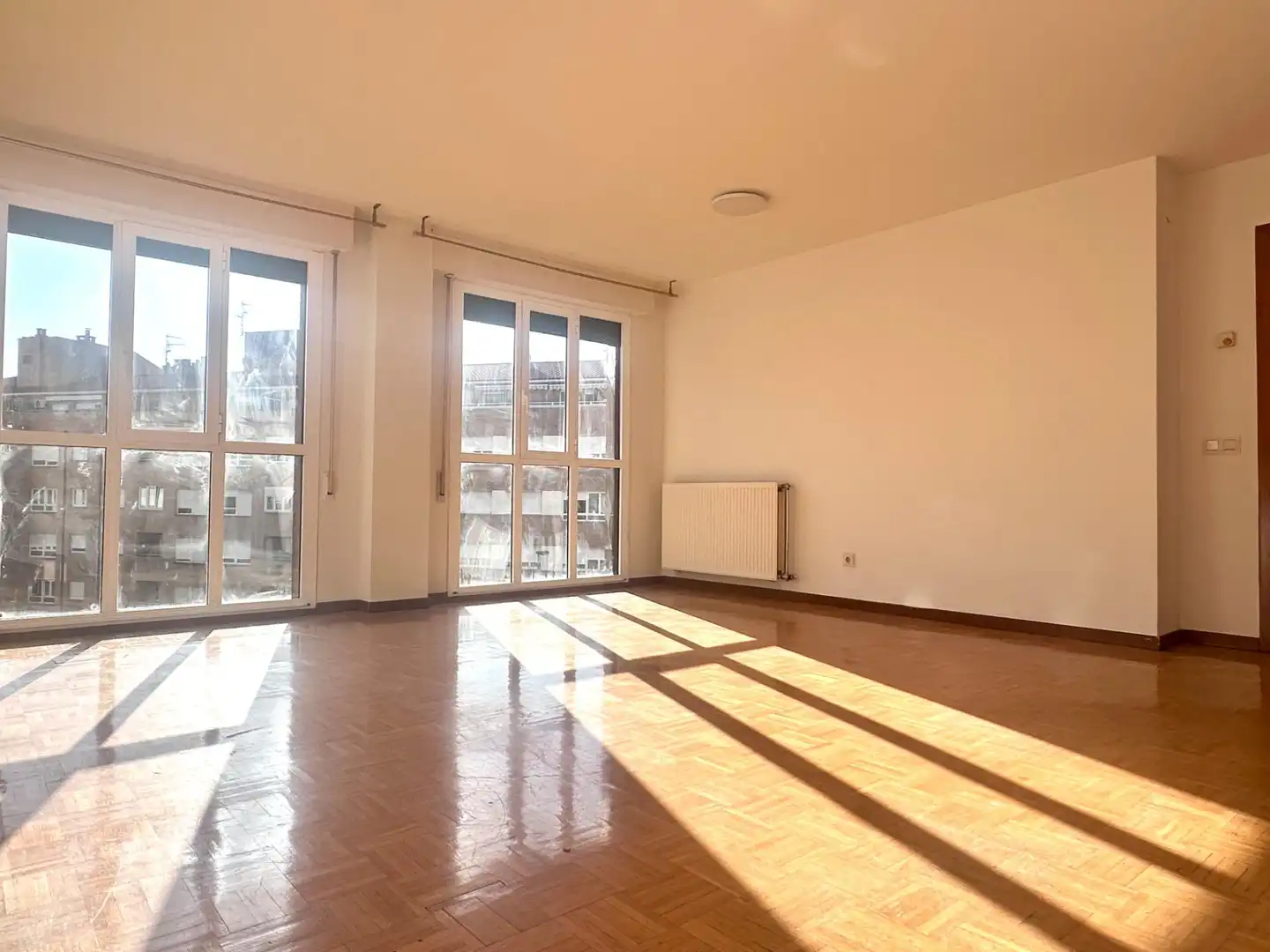 Sala de estar de Piso en venta en Ansoáin / Antsoain con Calefacción, Parquet y Trastero