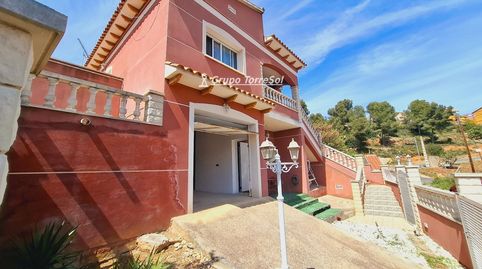 Foto 4 von Haus oder Chalet zum Verkauf in Los Jardines-els Rosers, Castellet i la Gornal, Barcelona