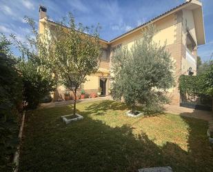 Garden of House or chalet for sale in  Córdoba Capital  with Air Conditioner, Heating and Private garden