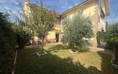 Jardí de Casa o xalet en venda en  Córdoba Capital amb Aire condicionat, Calefacció i Jardí privat