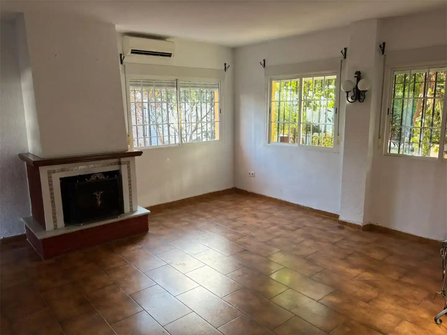 Sala d'estar de Casa o xalet en venda en El Puerto de Santa María amb Aire condicionat, Terrassa i Balcó
