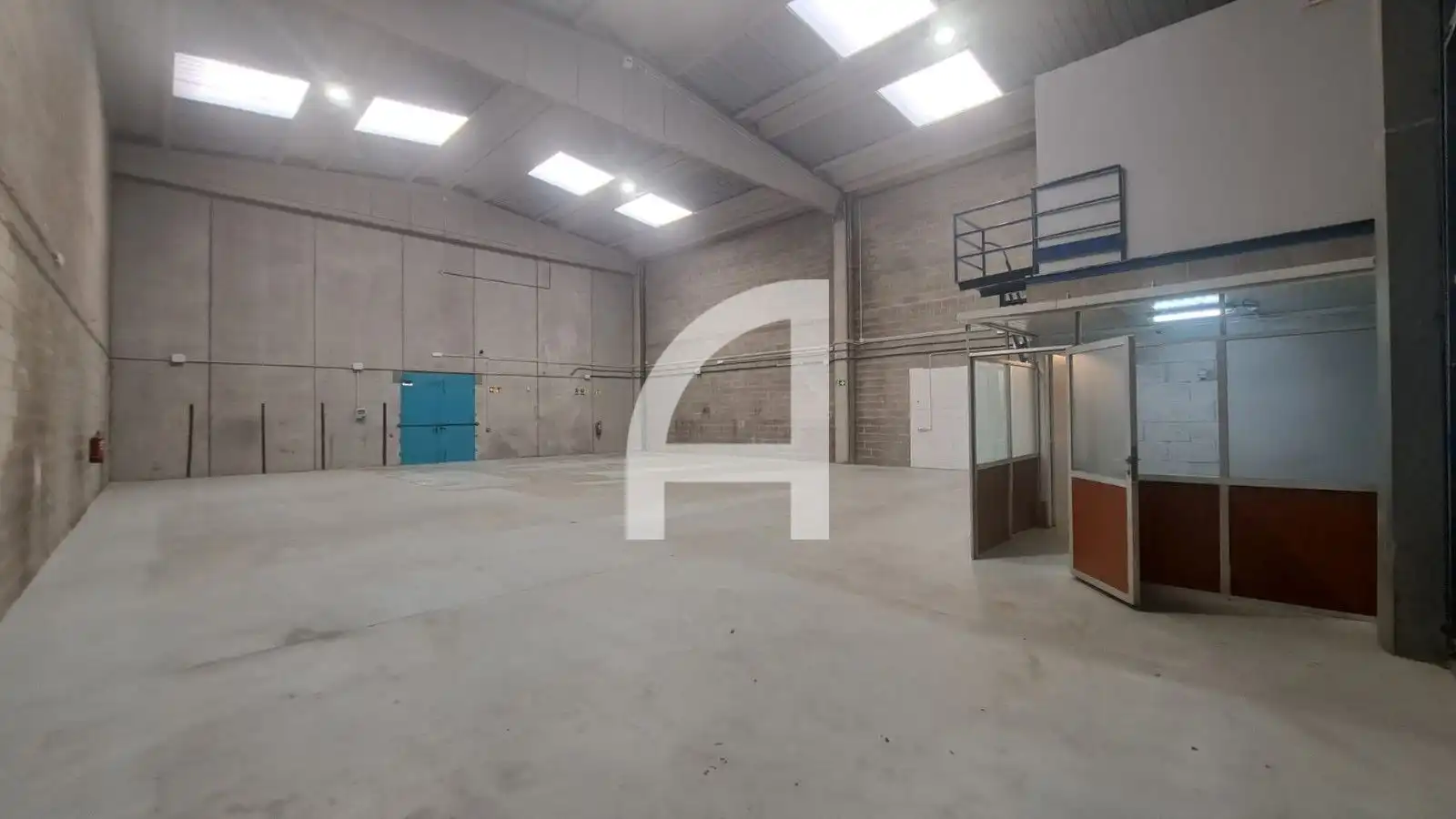 Fabrikhallen zur Miete in Molins de Rei