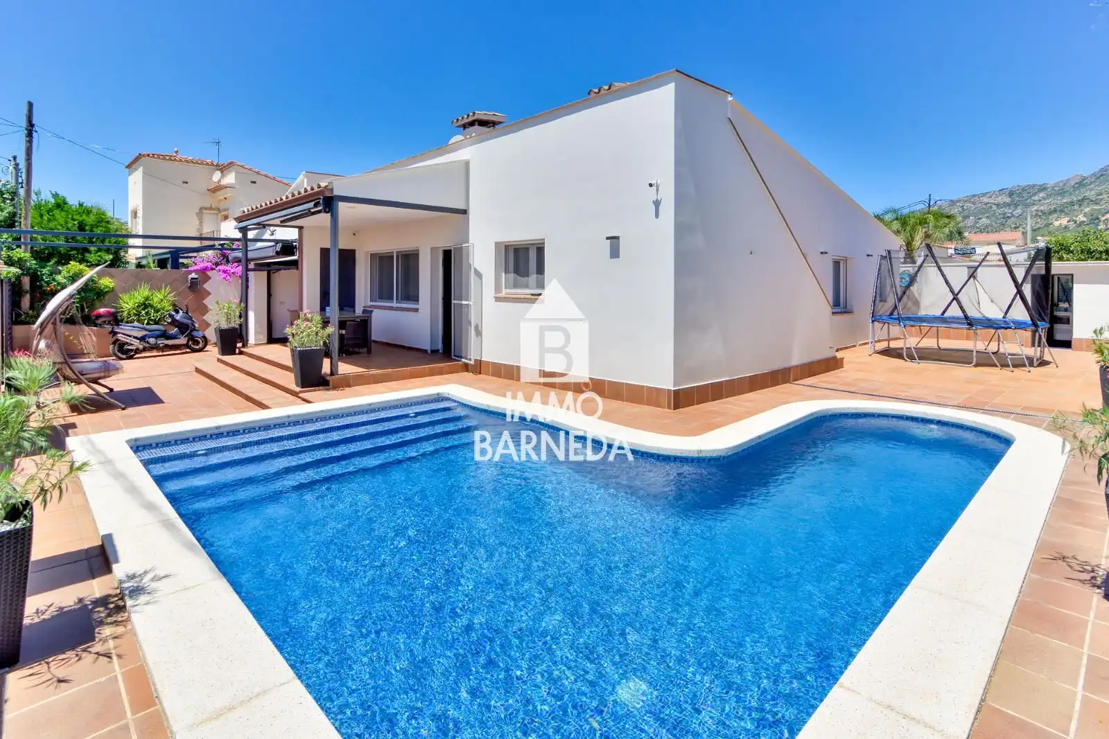 Vista exterior de Casa o xalet en venda en Roses amb Aire condicionat, Calefacció i Jardí privat