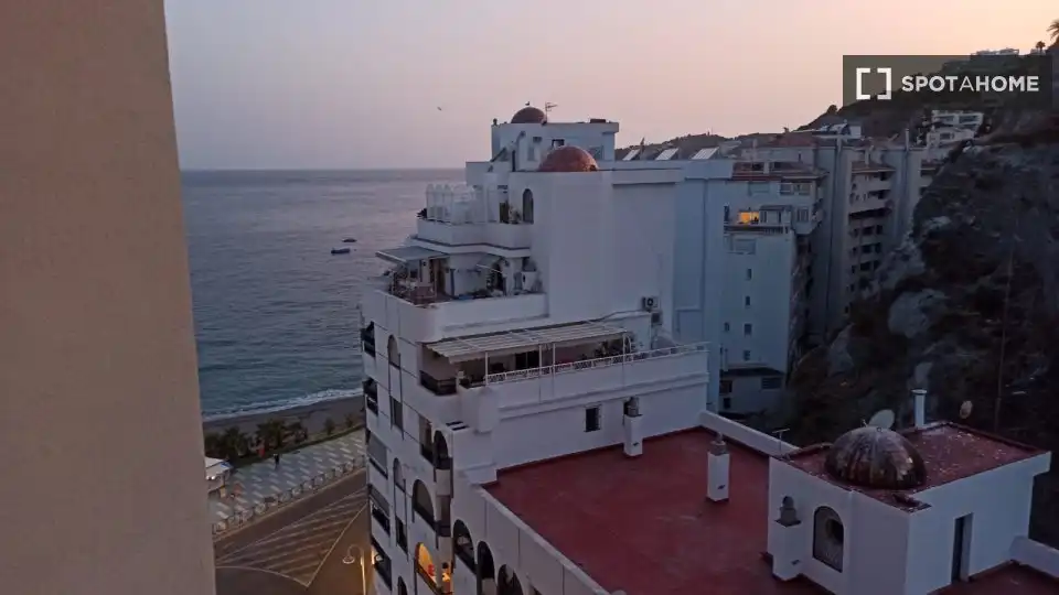 Außenansicht von Wohnungen zur untervermieten in Almuñécar mit Klimaanlage, Terrasse und Möbliert
