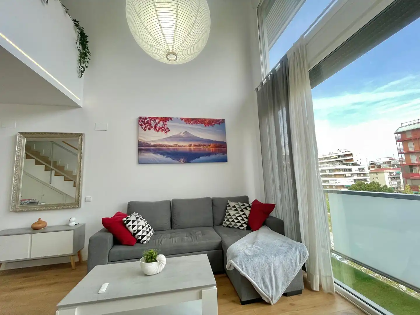 Sala d'estar de Dúplex en venda en Madrid amb Calefacció i Moblat