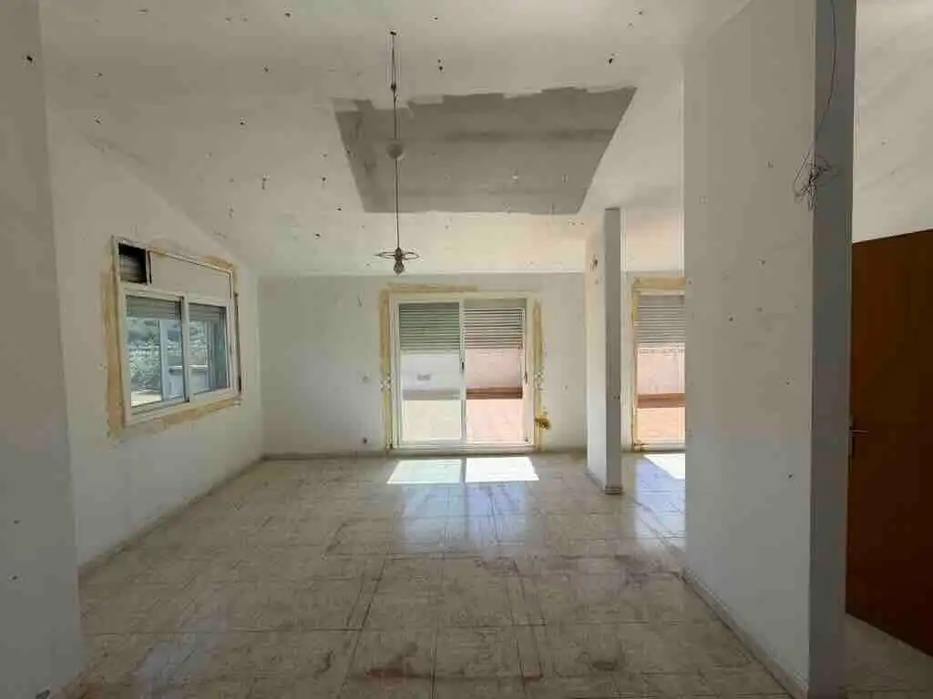 Casa aparellada en venda a C/ Menorca, imagen 4