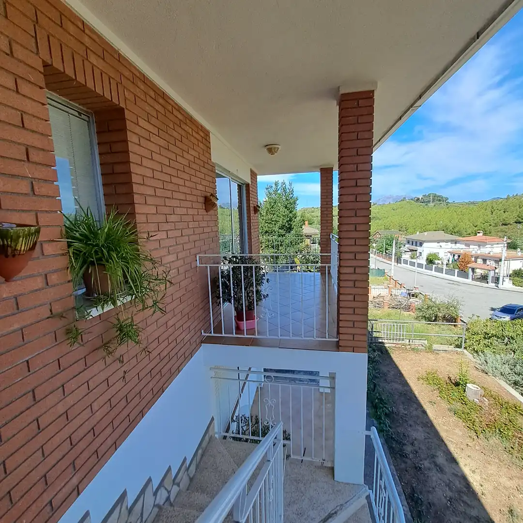Casa amb terrassa en venda a Carrer Comiols, imagen 5