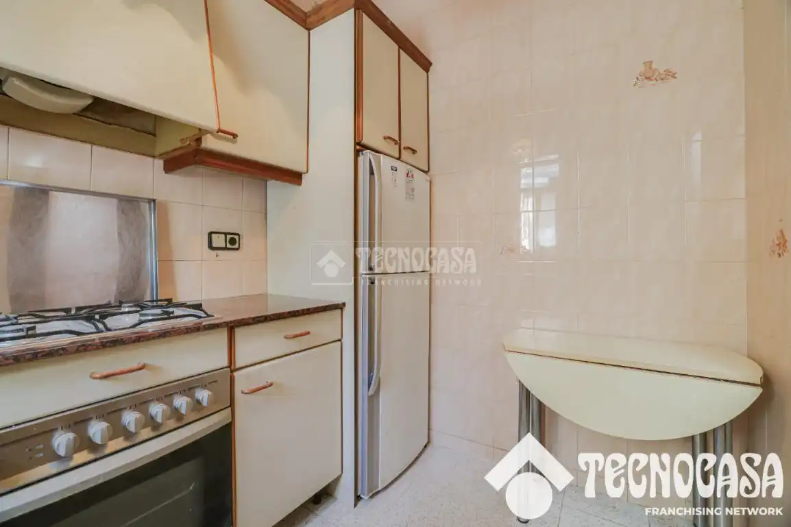 Cuina de Casa o xalet en venda en Barcelona amb Jardí privat i Terrassa
