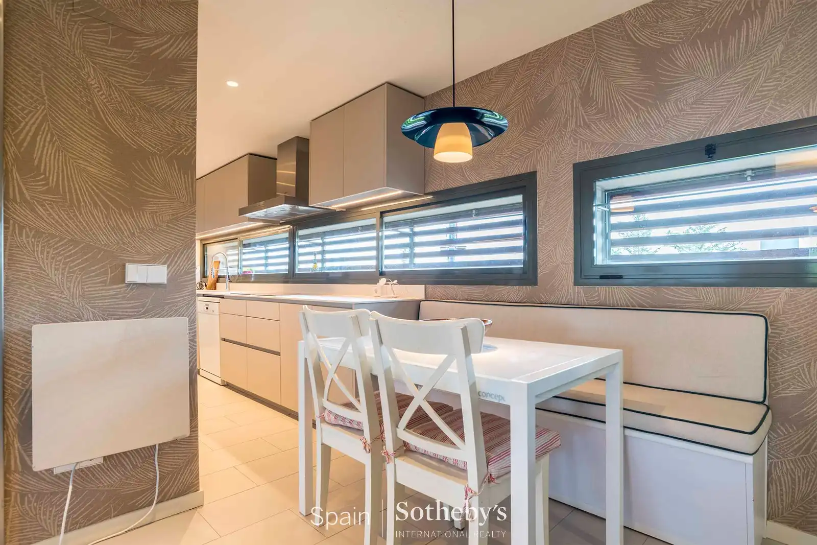 Cuina de Apartament en venda en La Moraleja amb Aire condicionat, Calefacció i Terrassa