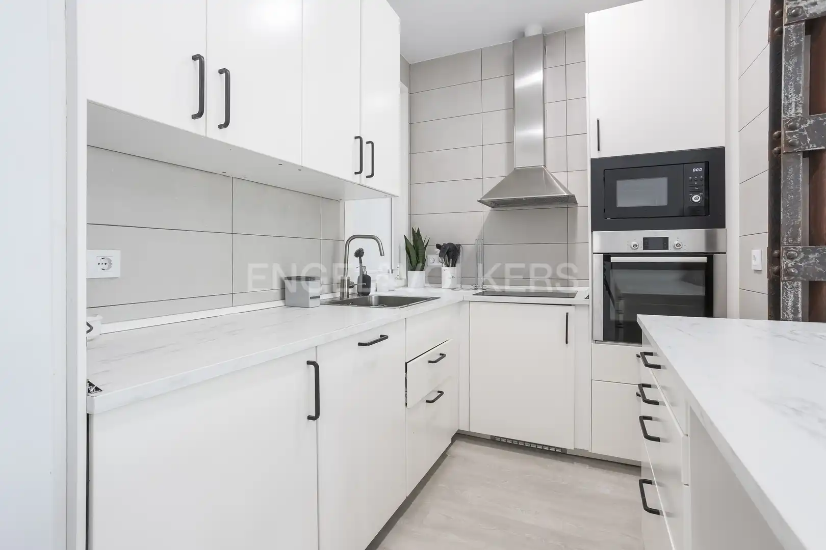 Küche von Wohnung zur Miete in Madrid mit Heizung, Parkett und Möbliert