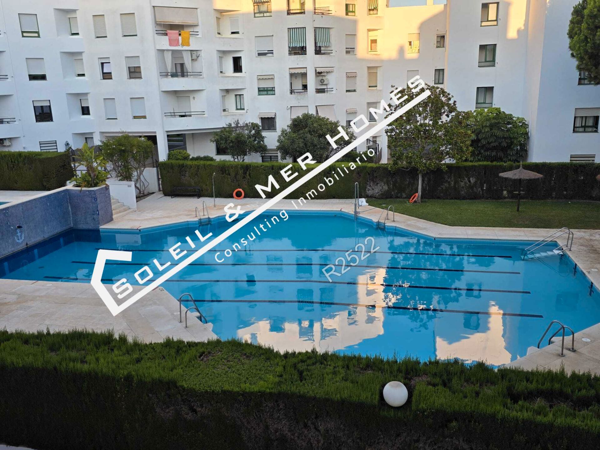 Piscina de Pis en venda en El Puerto de Santa María amb Aire condicionat, Terrassa i Piscina comunitària