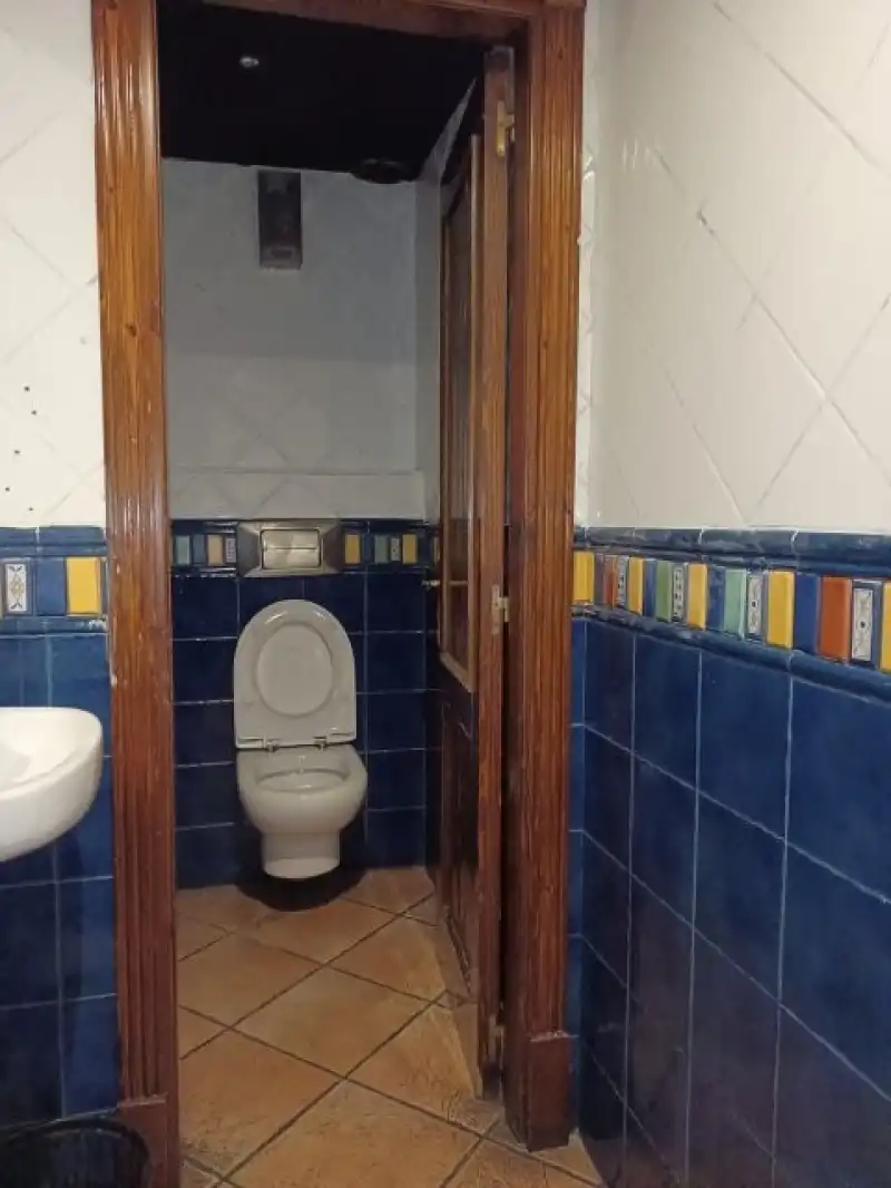 Baño de Local en venta en Santander con Calefacción