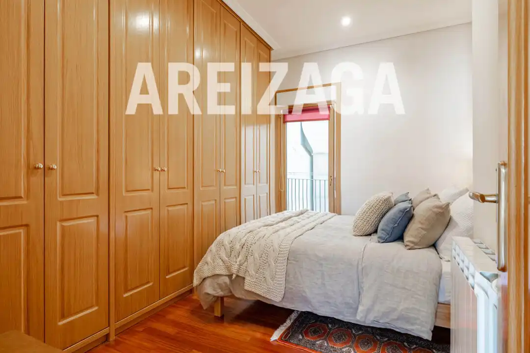Habitación de Piso en venta en Donostia - San Sebastián  con Calefacción, Amueblado y Balcón