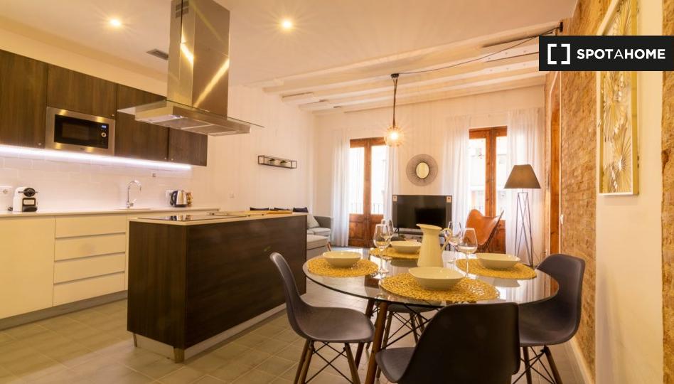 Photo 1 of Flat to rent in El Raval, Barcelona