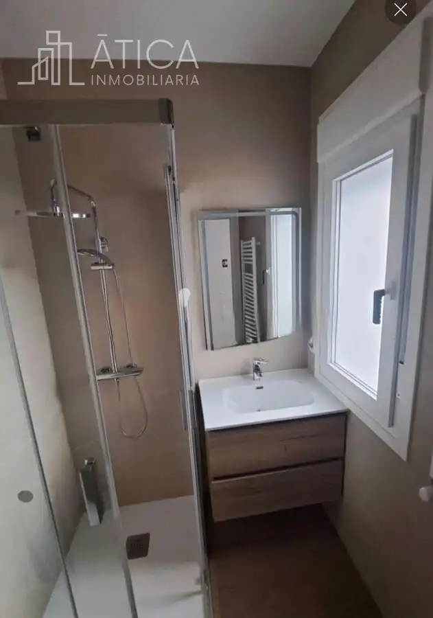 Bathroom of Flat for rent in Salamanca  with Heating and Furnished