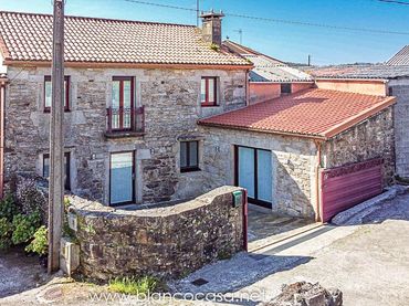 Casa amb balcó en venda a Vimianzo
