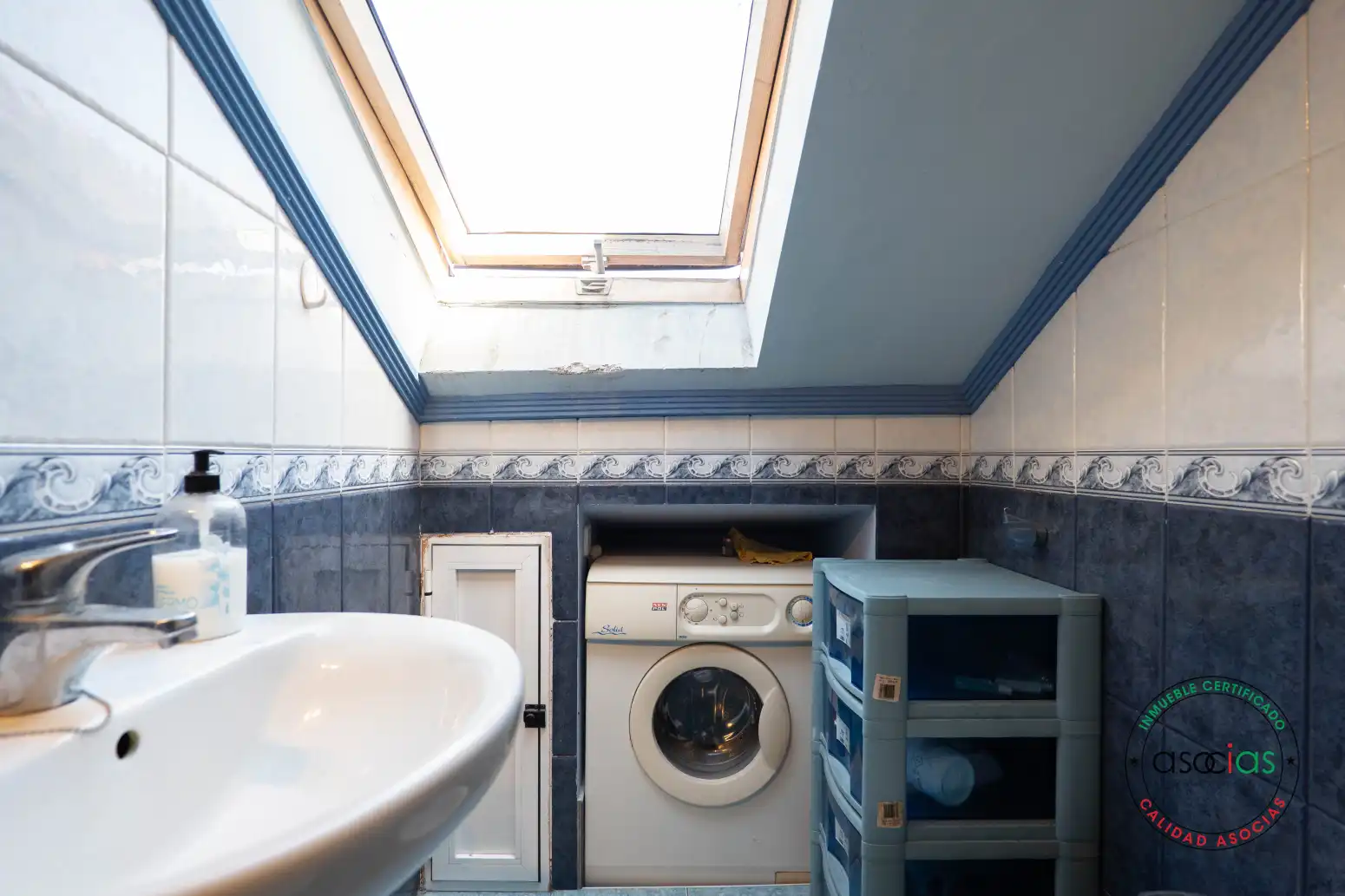 Baño de Piso en venta en Gijón  con Calefacción y Trastero