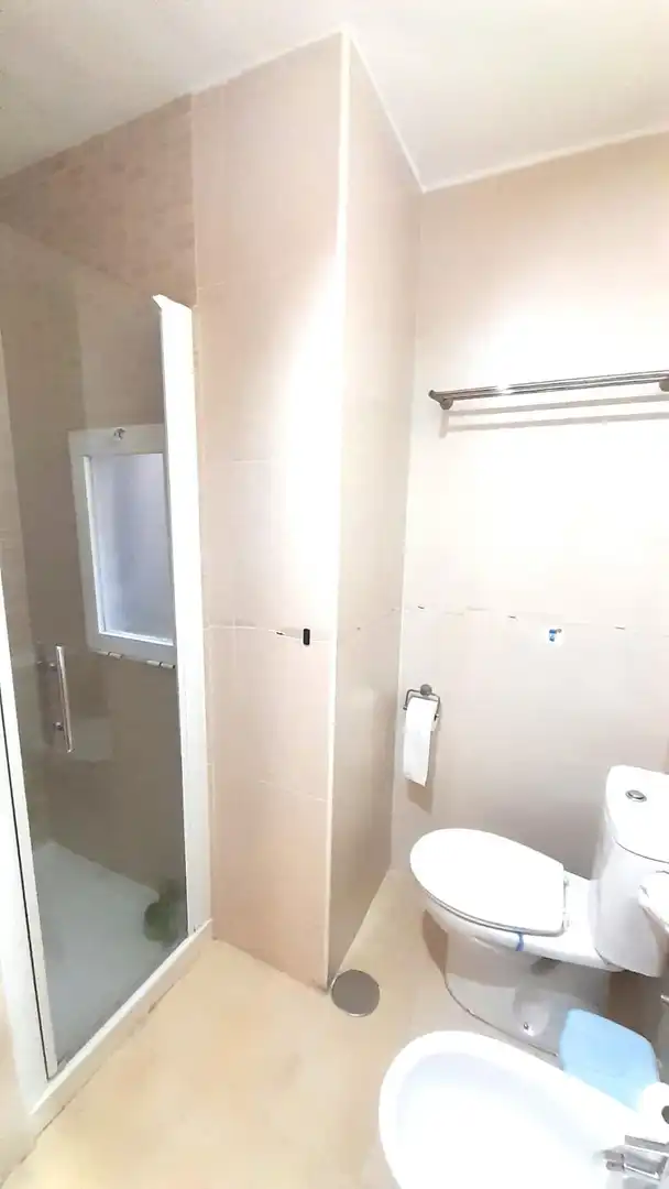 Badezimmer von Wohnung zum Verkauf in Benidorm mit Klimaanlage, Terrasse und Möbliert