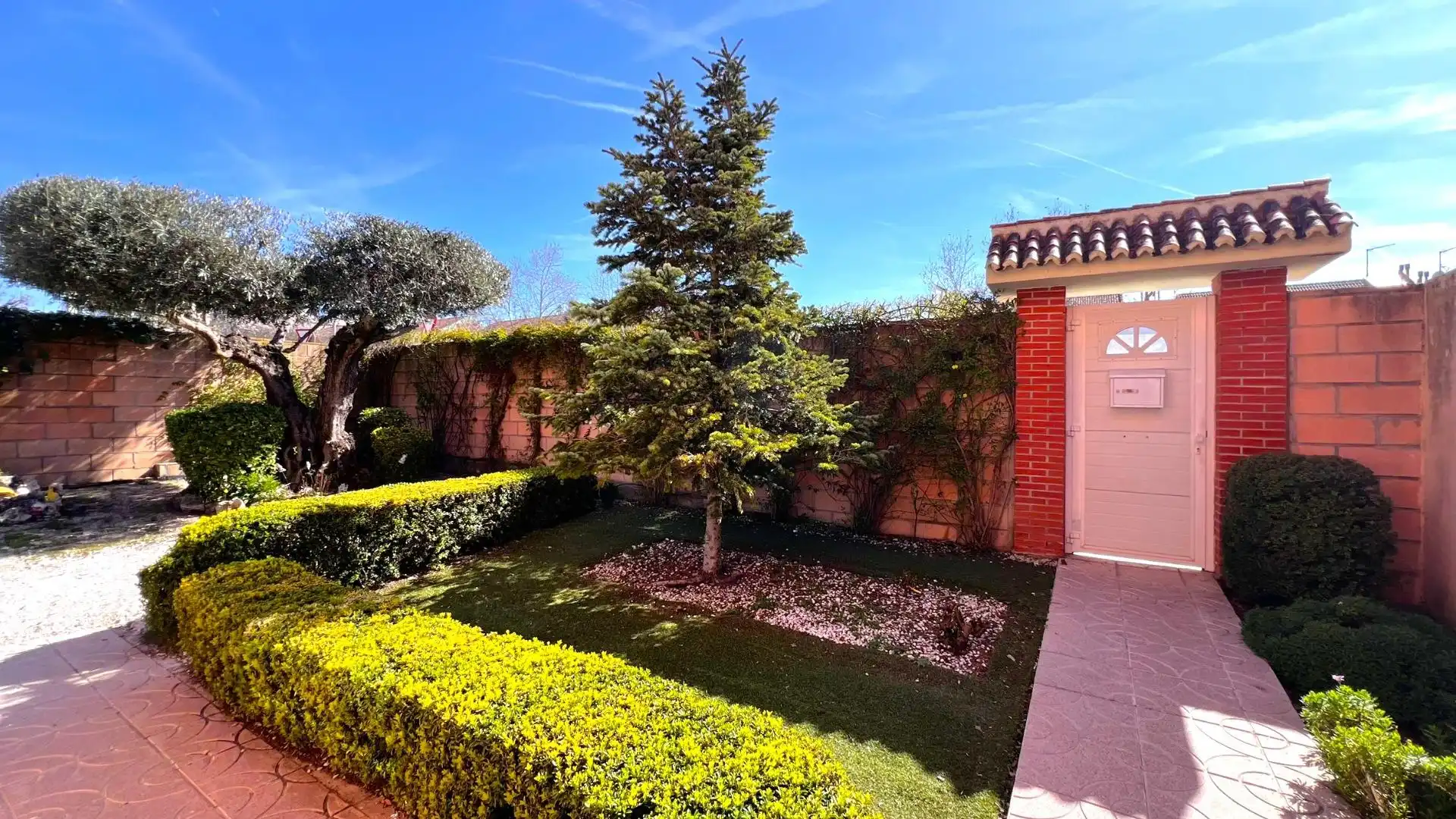Jardí de Casa adosada en venda en Rivas-Vaciamadrid amb Aire condicionat, Calefacció i Jardí privat