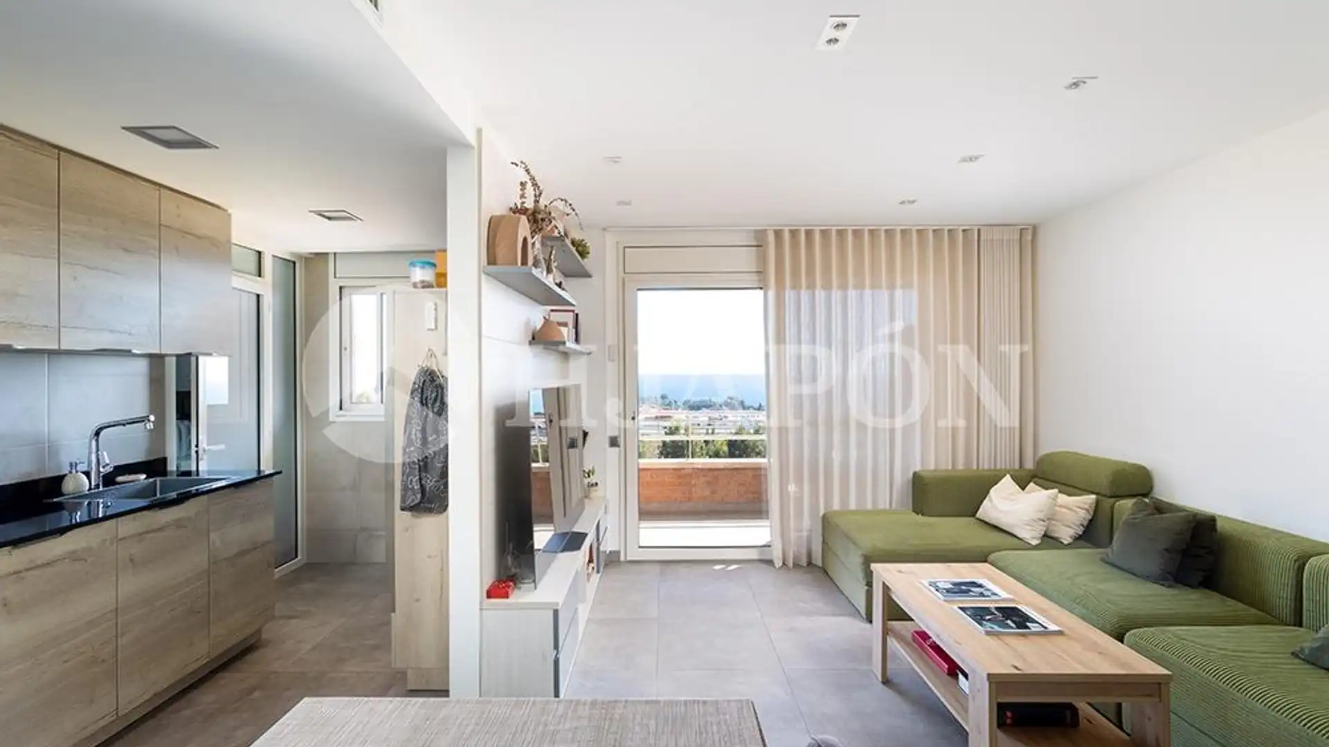 Living room of Attic for sale in Tiana  with Air Conditioner, Terrace and Storage room