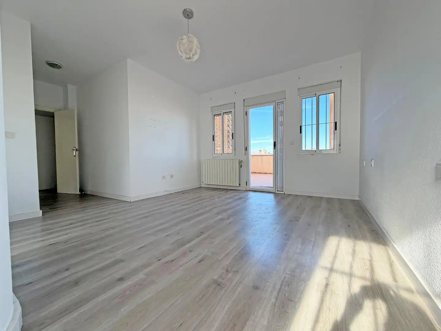 Sala d'estar de Casa o xalet en venda en Alicante / Alacant amb Calefacció, Jardí privat i Terrassa
