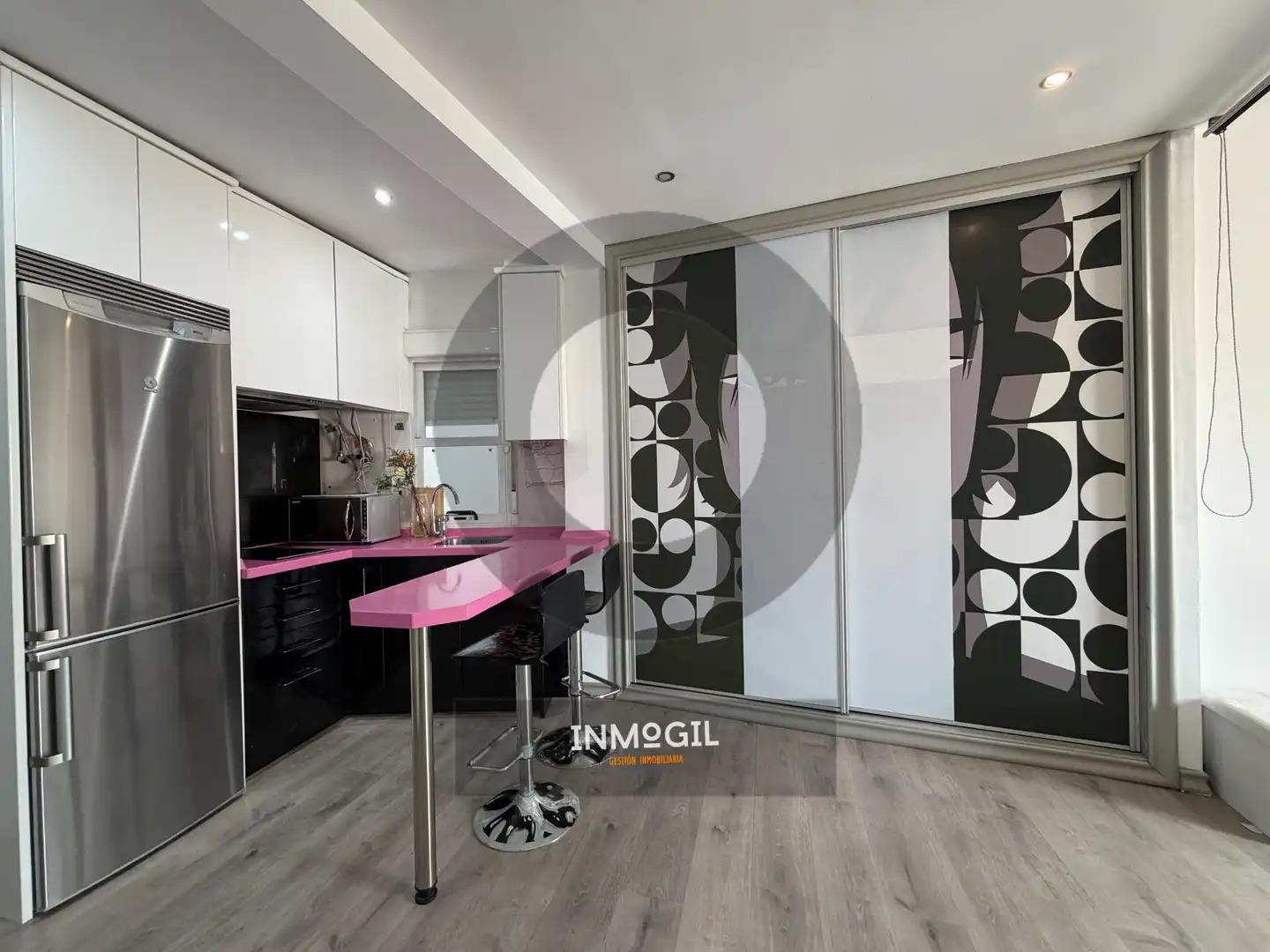 Kitchen of Study for rent in Madrid  with Air Conditioner, Heating and Parquet flooring