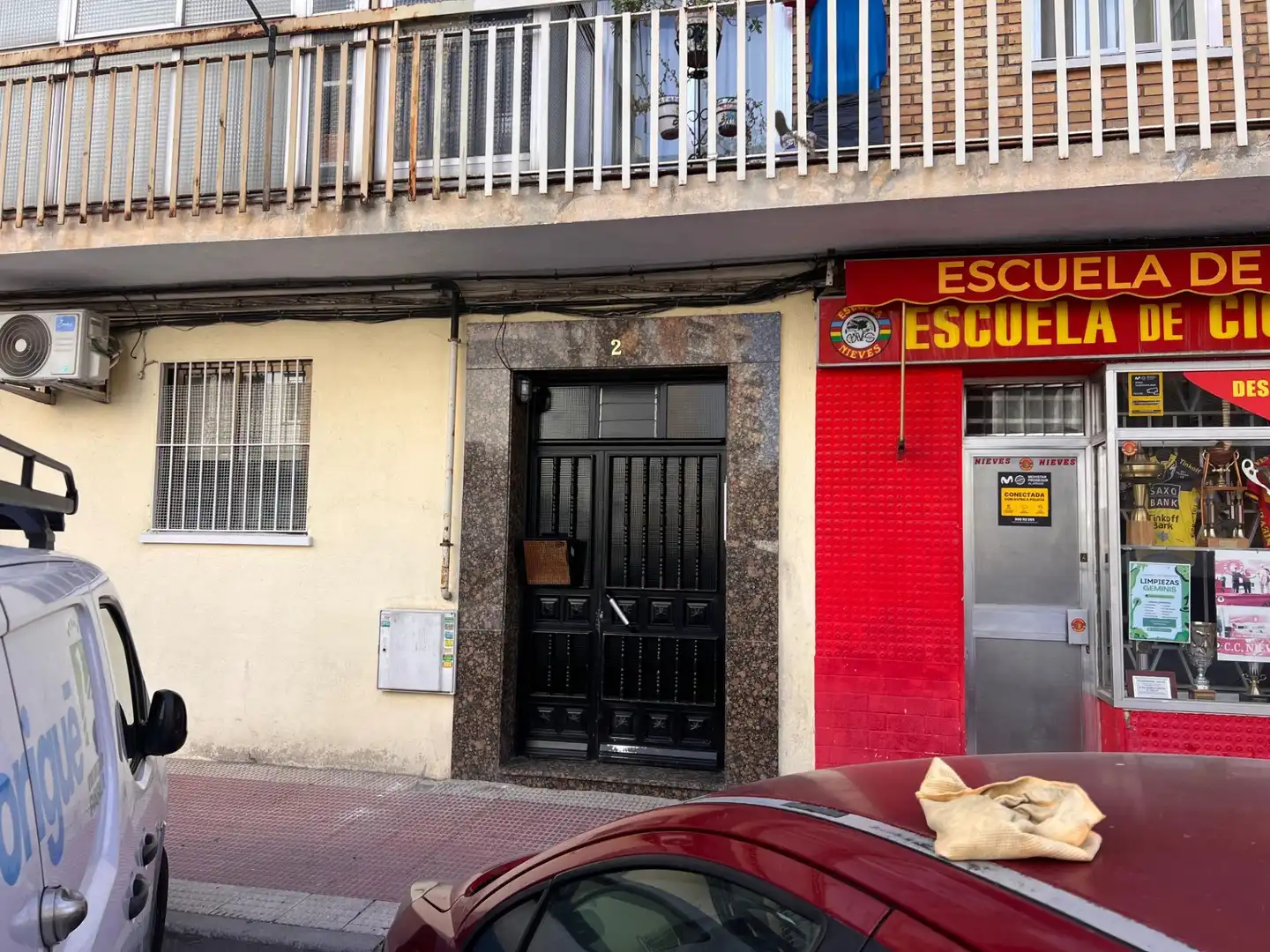 Vista exterior de Piso en venta en Parla
