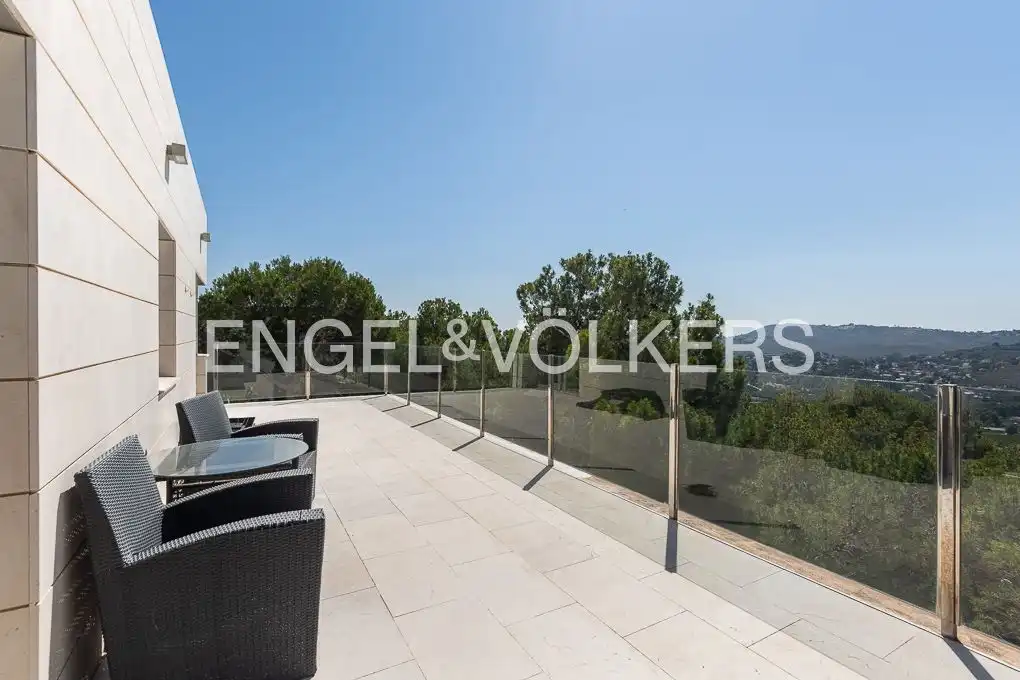 Terraza de Casa o chalet de alquiler en Chiva con Aire acondicionado, Calefacción y Jardín privado
