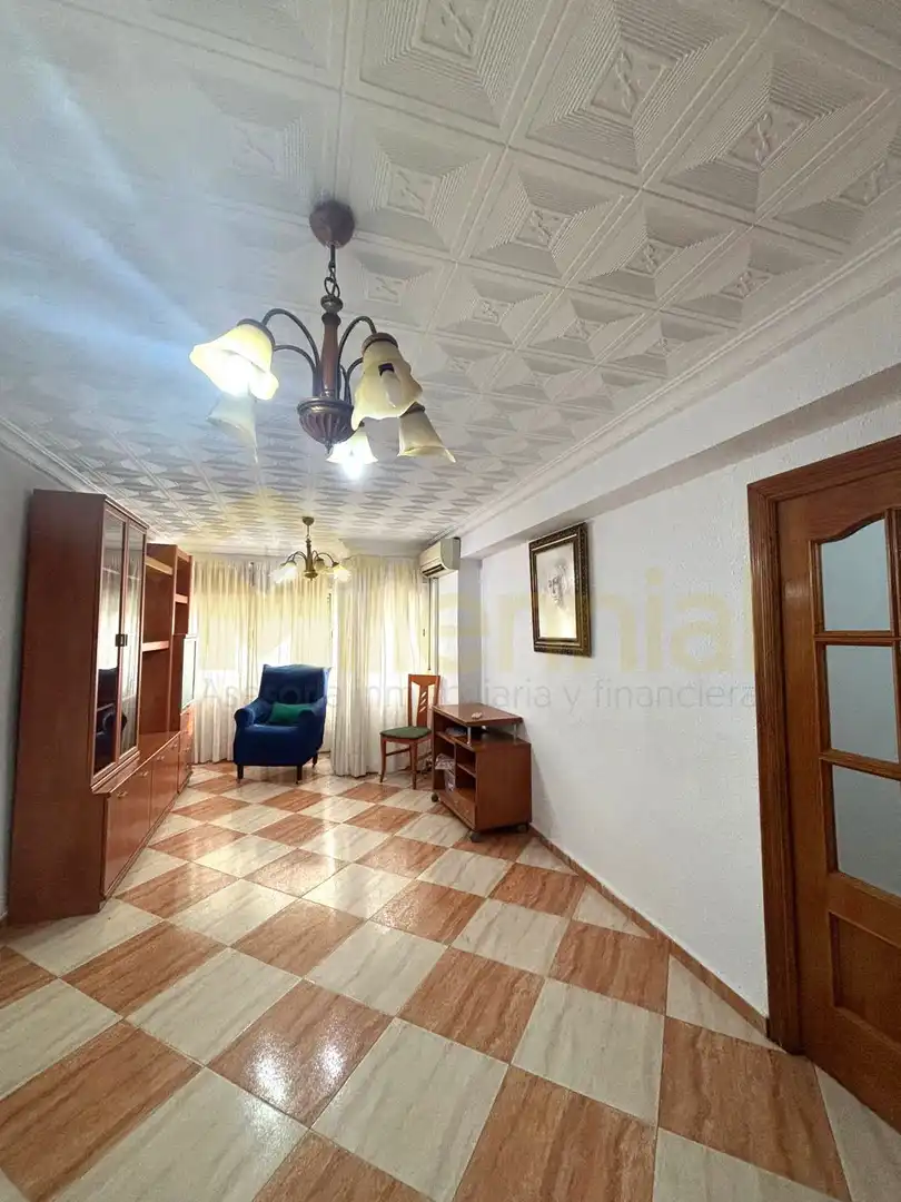 Sala d'estar de Pis en venda en Sevilla amb Aire condicionat