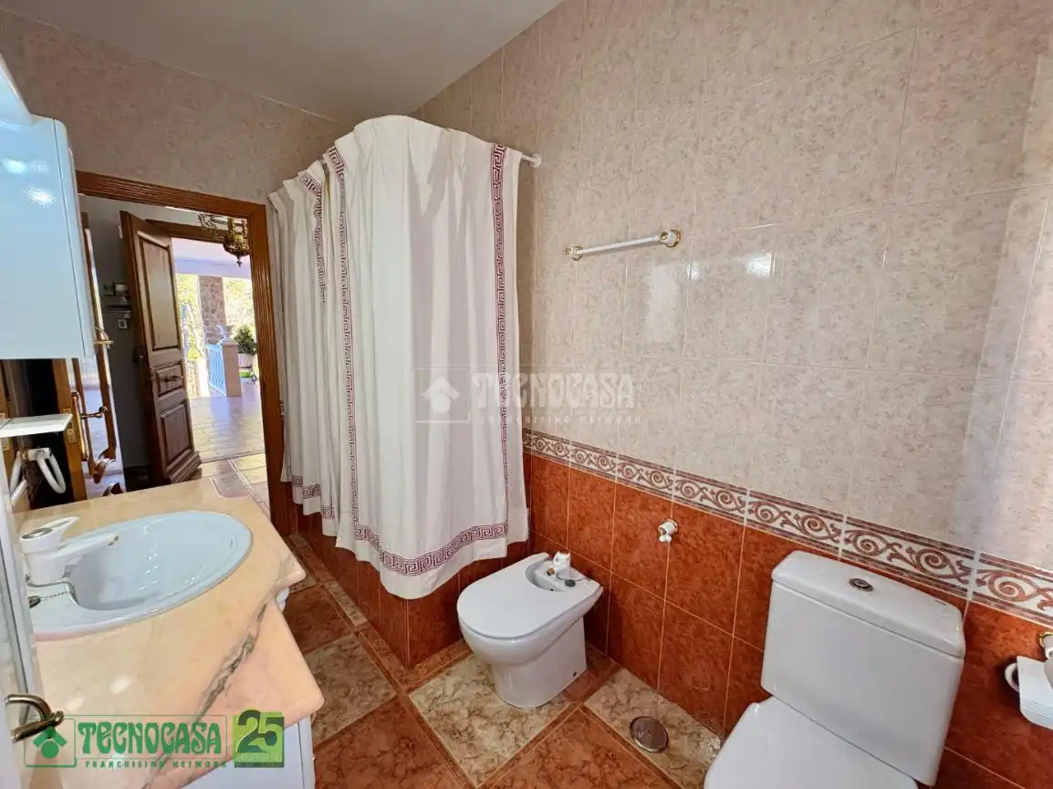 Baño de Casa o chalet en venta en Dosbarrios con Calefacción
