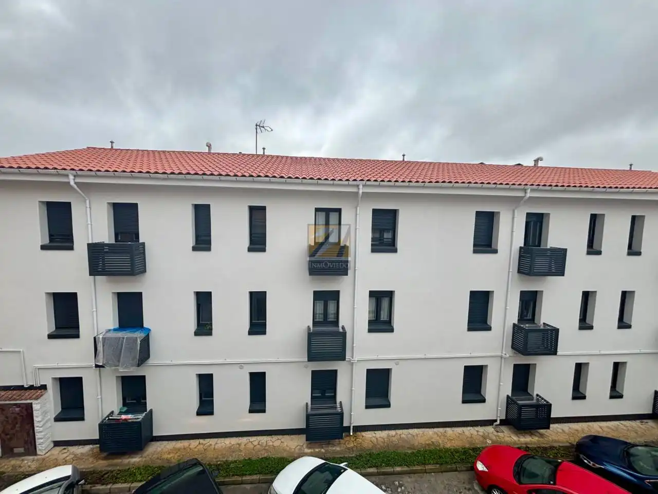 Vista exterior de Pis en venda en Oviedo  amb Calefacció i Moblat