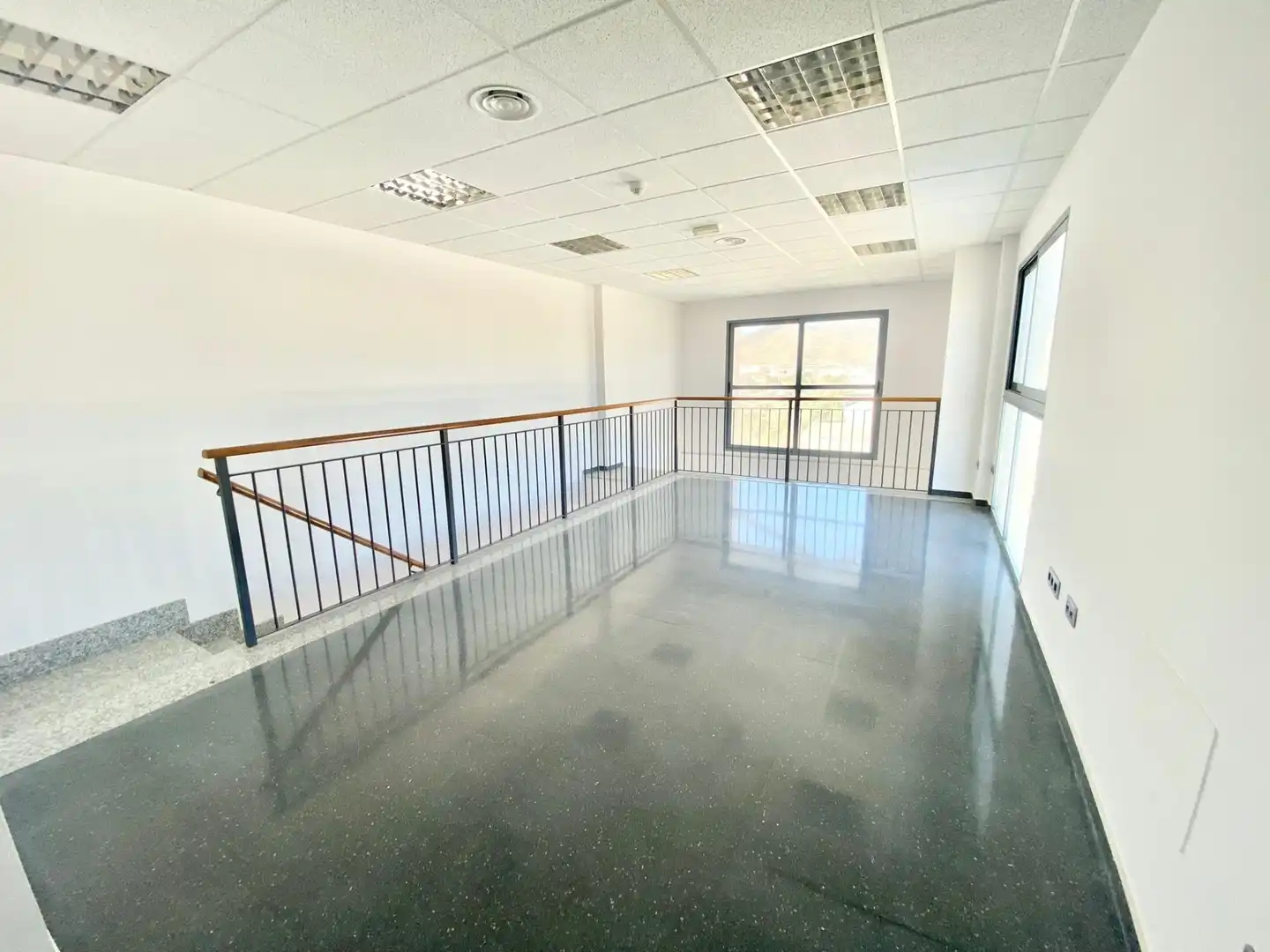 Büro zum Verkauf in Lorca mit Heizung und Terrasse